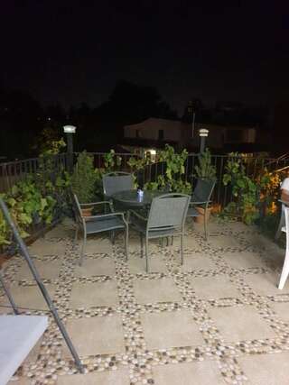 Гостевой дом Hotel Lika Тбилиси Стандартный двухместный номер с 1 кроватью или 2 отдельными кроватями-20