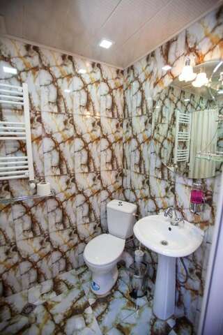 Гостевой дом Hotel Lika Тбилиси Стандартный двухместный номер с 1 кроватью или 2 отдельными кроватями-51